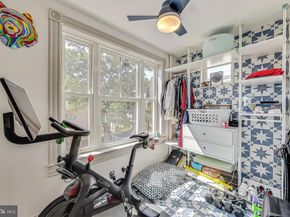 906 8TH Street NE, Washington DC 20002