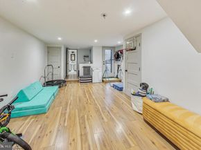 906 8TH Street NE, Washington DC 20002