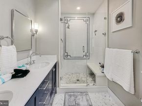 906 8TH Street NE, Washington DC 20002