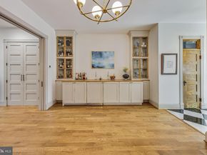 906 8TH Street NE, Washington DC 20002