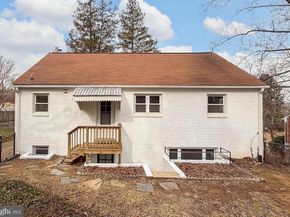 905 N Mckinley Road, Arlington VA 22205