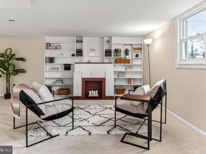 905 N Mckinley Road, Arlington VA 22205