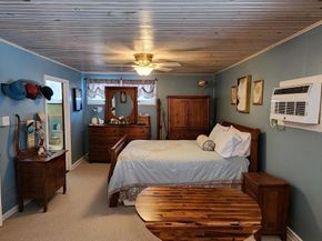 587 Moreland Road, Huntingdon Valley PA 19006