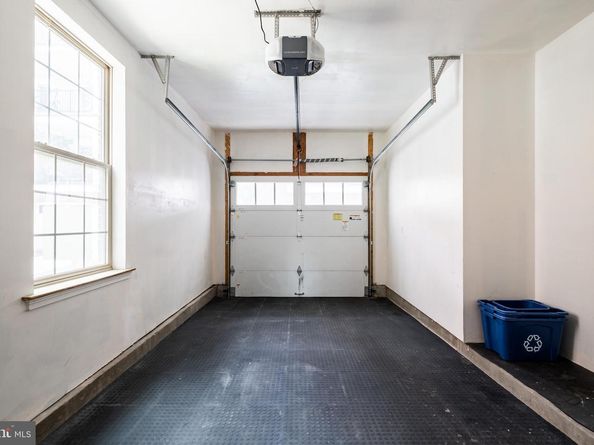 201 Commodore Court, Philadelphia PA 19146