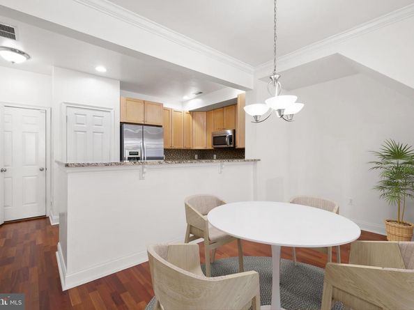 201 Commodore Court, Philadelphia PA 19146