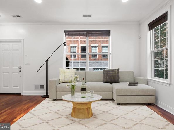 201 Commodore Court, Philadelphia PA 19146