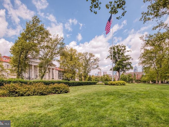 201 Commodore Court, Philadelphia PA 19146
