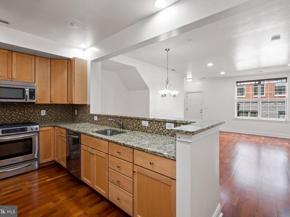 201 Commodore Court, Philadelphia PA 19146