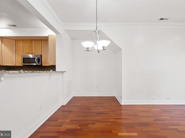 201 Commodore Court, Philadelphia PA 19146