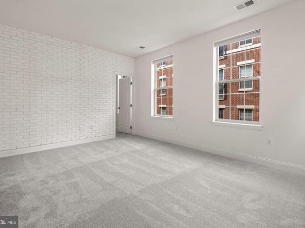 201 Commodore Court, Philadelphia PA 19146