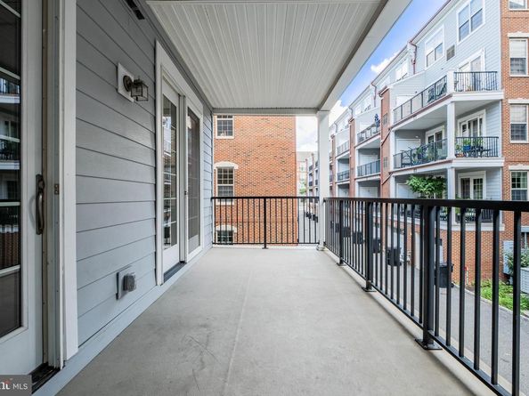 201 Commodore Court, Philadelphia PA 19146
