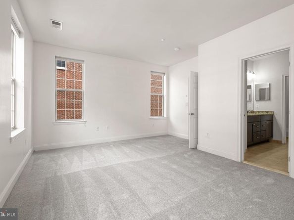 201 Commodore Court, Philadelphia PA 19146