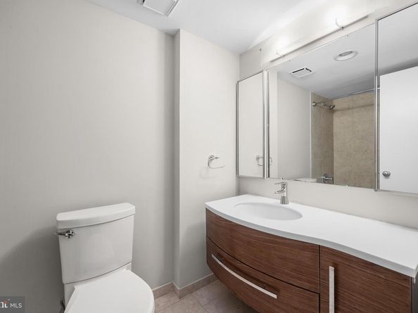 309 Yoakum Parkway 306, Alexandria VA 22304