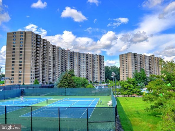309 Yoakum Parkway 306, Alexandria VA 22304