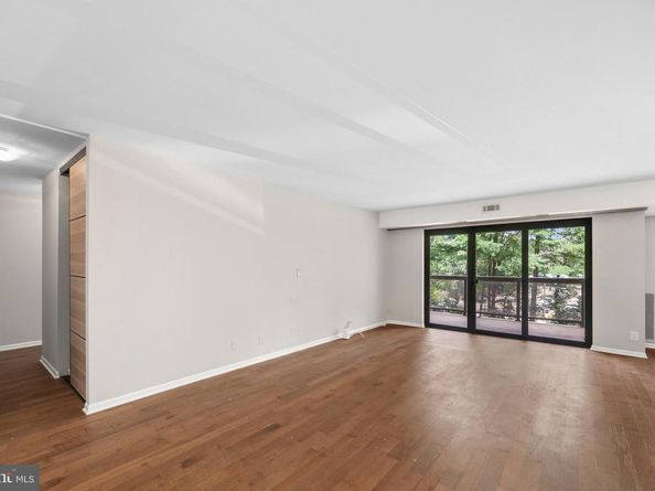309 Yoakum Parkway 306, Alexandria VA 22304