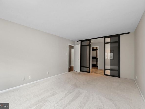 309 Yoakum Parkway 306, Alexandria VA 22304