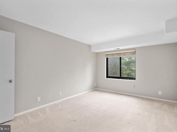 309 Yoakum Parkway 306, Alexandria VA 22304