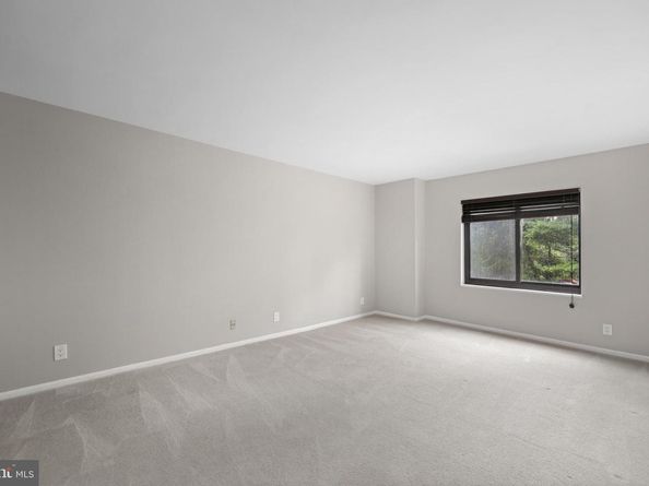 309 Yoakum Parkway 306, Alexandria VA 22304