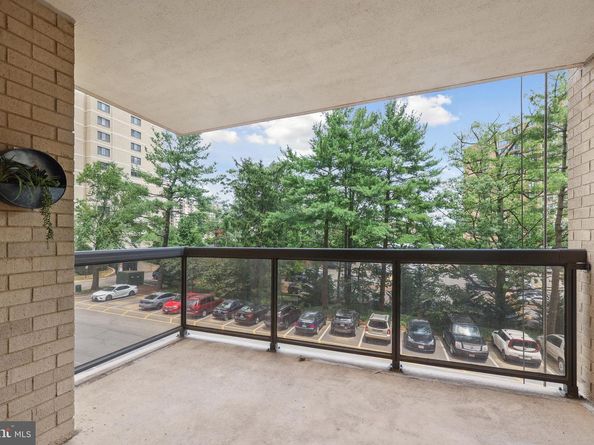 309 Yoakum Parkway 306, Alexandria VA 22304