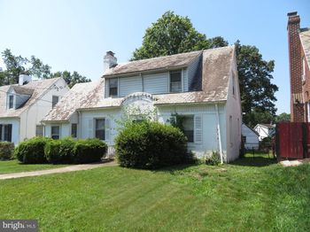 2418 South Dakota Avenue NE