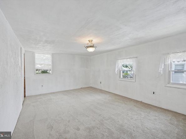 9202 Treaty Road, Philadelphia PA 19114
