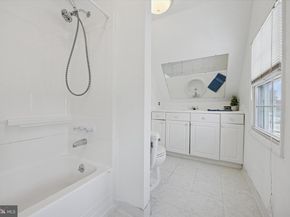 9202 Treaty Road, Philadelphia PA 19114