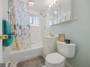 9202 Treaty Road, Philadelphia PA 19114