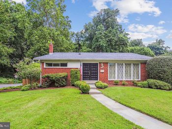 3909 Woodlawn Road
