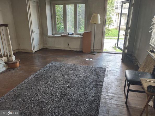 325 W Manheim Street, Philadelphia PA 19144