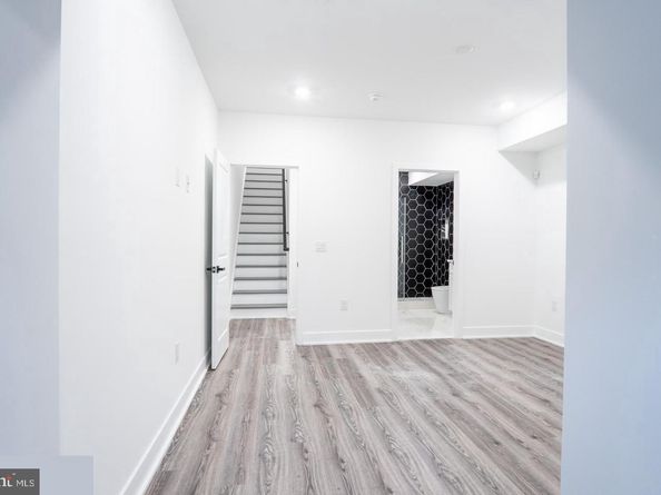 3861 Fairmount Avenue, Philadelphia PA 19104