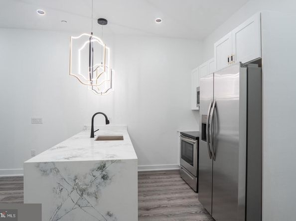 3861 Fairmount Avenue, Philadelphia PA 19104