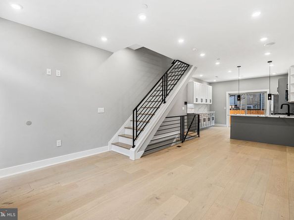 717 Mercy Street, Philadelphia PA 19148