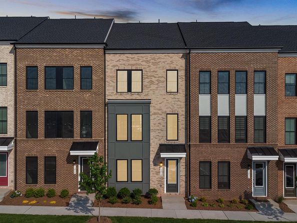 13928 Aviation Place, Herndon VA 20171