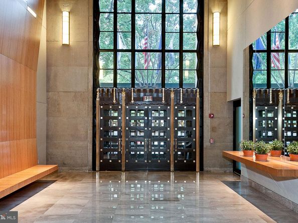 210 W Washington Square 12NW, Philadelphia PA 19106