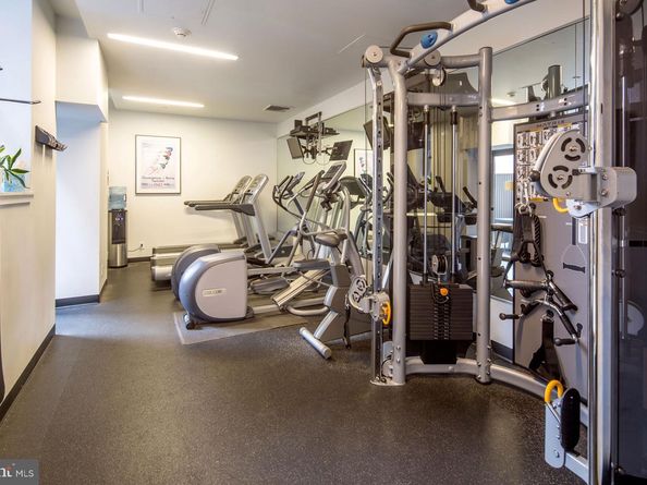 210 W Washington Square 12NW, Philadelphia PA 19106