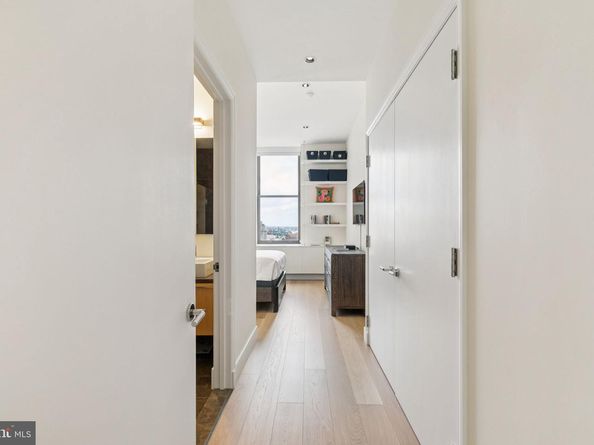 210 W Washington Square 12NW, Philadelphia PA 19106