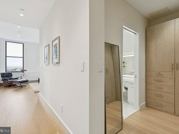 210 W Washington Square 12NW, Philadelphia PA 19106