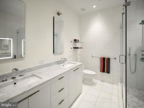 210 W Washington Square 12NW, Philadelphia PA 19106