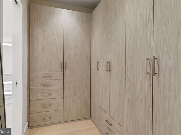 210 W Washington Square 12NW, Philadelphia PA 19106