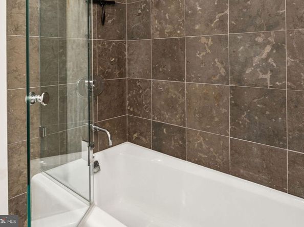 210 W Washington Square 12NW, Philadelphia PA 19106