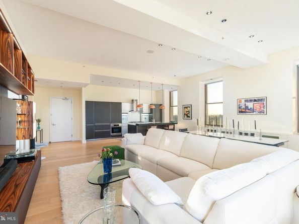 210 W Washington Square 12NW, Philadelphia PA 19106