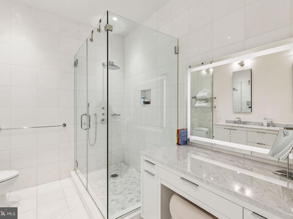 210 W Washington Square 12NW, Philadelphia PA 19106