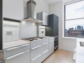 210 W Washington Square 12NW, Philadelphia PA 19106