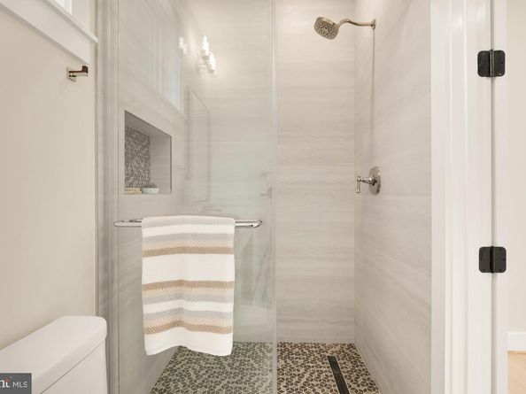 6018 Madawaska Road, Bethesda MD 20816