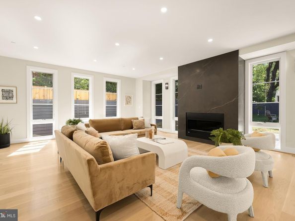 6018 Madawaska Road, Bethesda MD 20816