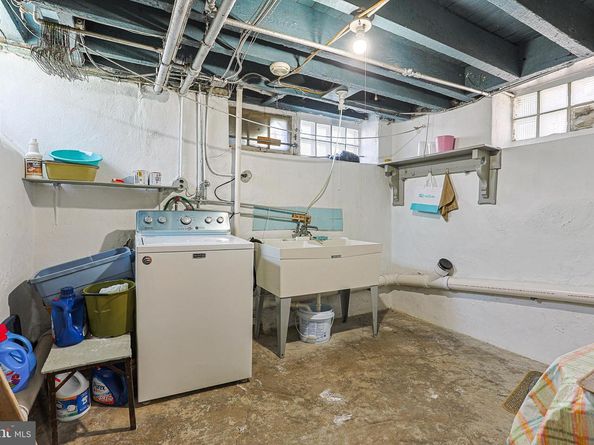 5236 Ridge Avenue, Philadelphia PA 19128