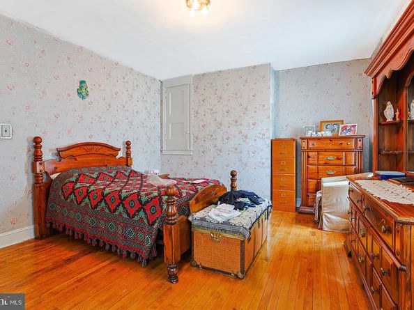 5236 Ridge Avenue, Philadelphia PA 19128