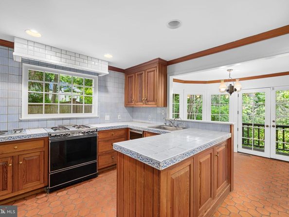 1727 Hoban Road NW, Washington DC 20007