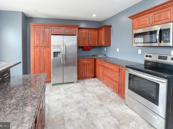 725 Church Lane, Lansdowne PA 19050
