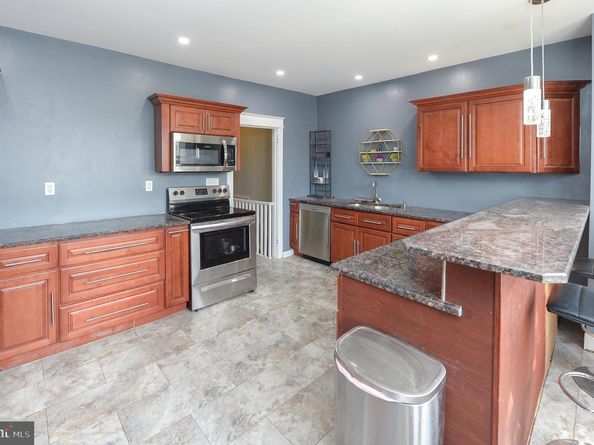 725 Church Lane, Lansdowne PA 19050